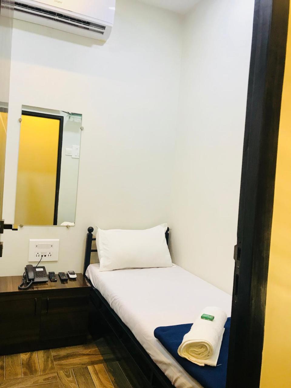 Hotel Shabana - Colaba Causeway Mumbai Eksteriør bilde